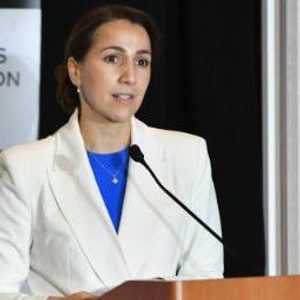 مريم بنت محمد المهيري وزيرة التغير المناخي والبيئة