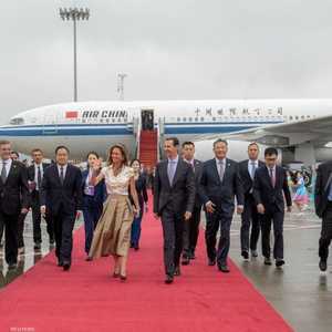 لحظة وصول بشار الأسد وزوجته إلى الصين