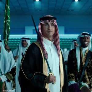 النجم البرتغالي كريستيانو رونالدو بالزي السعودي