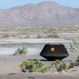 وصول أول عينة جمعتها من كويكب إلى صحراء يوتا الأميركية