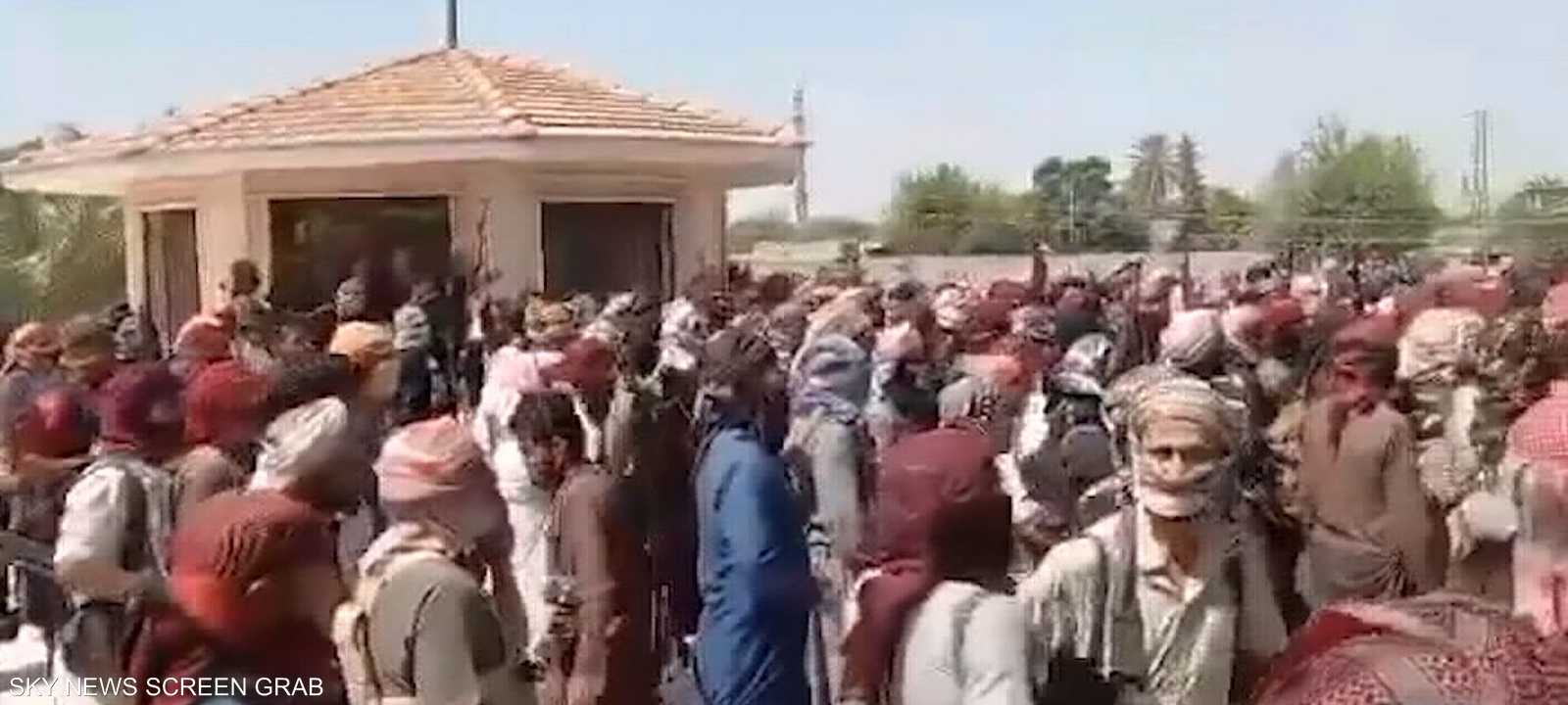 اشتباكات عنيفة بين "قسد" ومسلحين شرقي سوريا