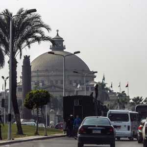 نائب يطالب بإلغاء كلية الآداب في مصر