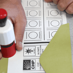 ورقة اقتراع لانتخابات محلية سابقة في تركيا