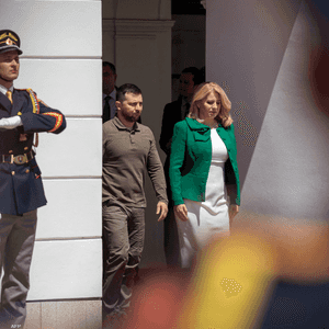 زيلينسكي في براتيسلافا ولقائه الرئيسة سوزانا كابوتوفا