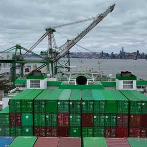 العجز التجاري الأميركي - ميناء أوكلاند كاليفورنيا