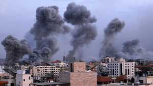 تصاعد الأدخنة عقب القصف الإسرائيلي على قطاع غزة