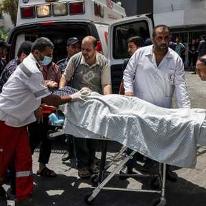 يواجه العاملون في قطاع الصحة بغزة ظروفا صعبة