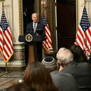 البيت الأبيض يتراجع عن تصريح بايدن بشأن "قطع رؤوس الأطفال"