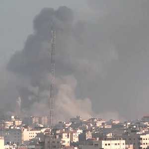 إسرائيل تكثف قصفها على غزة وتؤكد السعي لإنهاء حكم حماس