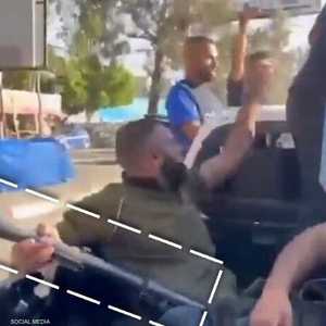 قذائف "إف 7" المميزة بشريط أحمر حول رأسها