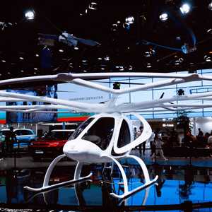 سيارة أجرة طائرة كهربائية ذاتية القيادة في معرض بالصين