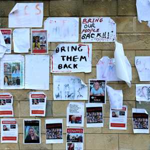 حماس تحتجز نحو 200 رهينة