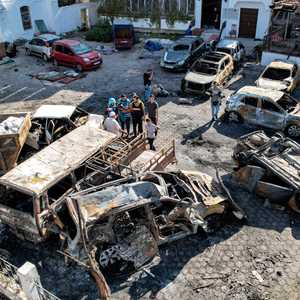 آثار القصف على المستشفى في غزة