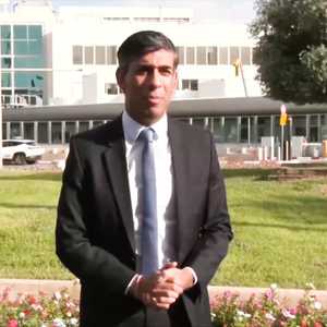 سوناك يؤكد من تل أبيب وقوف بريطانيا إلى جانب إسرائيل ودعمها