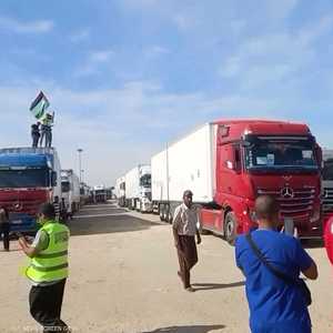 دخول أول قافلة مساعدات إنسانية إلى غزة عبر معبر رفح