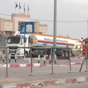 دخول أول شحنة محملة بالوقود إلى قطاع غزة