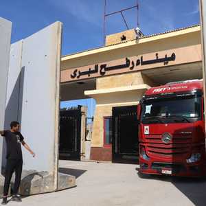 الوقود كان داخل قطاع غزة ولم يدخل الأحد عبر معبر رفح