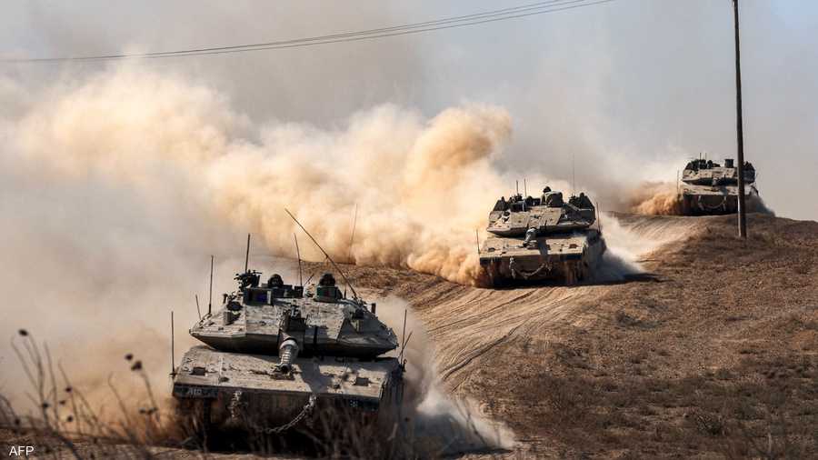 دبابات إسرائيلية على حدود غزة.
