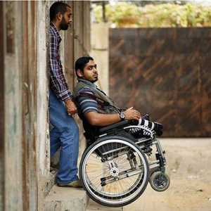 يصر مؤمن على التواجد في الميدان رغم وضعه الصحي