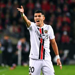 مدافع نيس الدولي الجزائري يوسف عطال