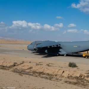 طائرة أميركية تنقل أسلحة إلى قاعدة نيفاتيم الإسرائيلية