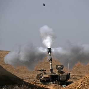 القوات الإسرائيلية مستمرة في قصف غزة برا وبحرا وجوا