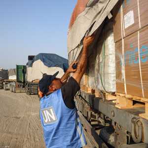 تقول مصر إن إسرائيل تعرقل دخول المساعدات لغزة.