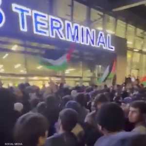 المحتجون رفعوا العلم الفلسطيني