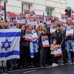 أسر المحتجزين تطالب نتنياهو بمنح الأولوية لسلامة أبنائهم