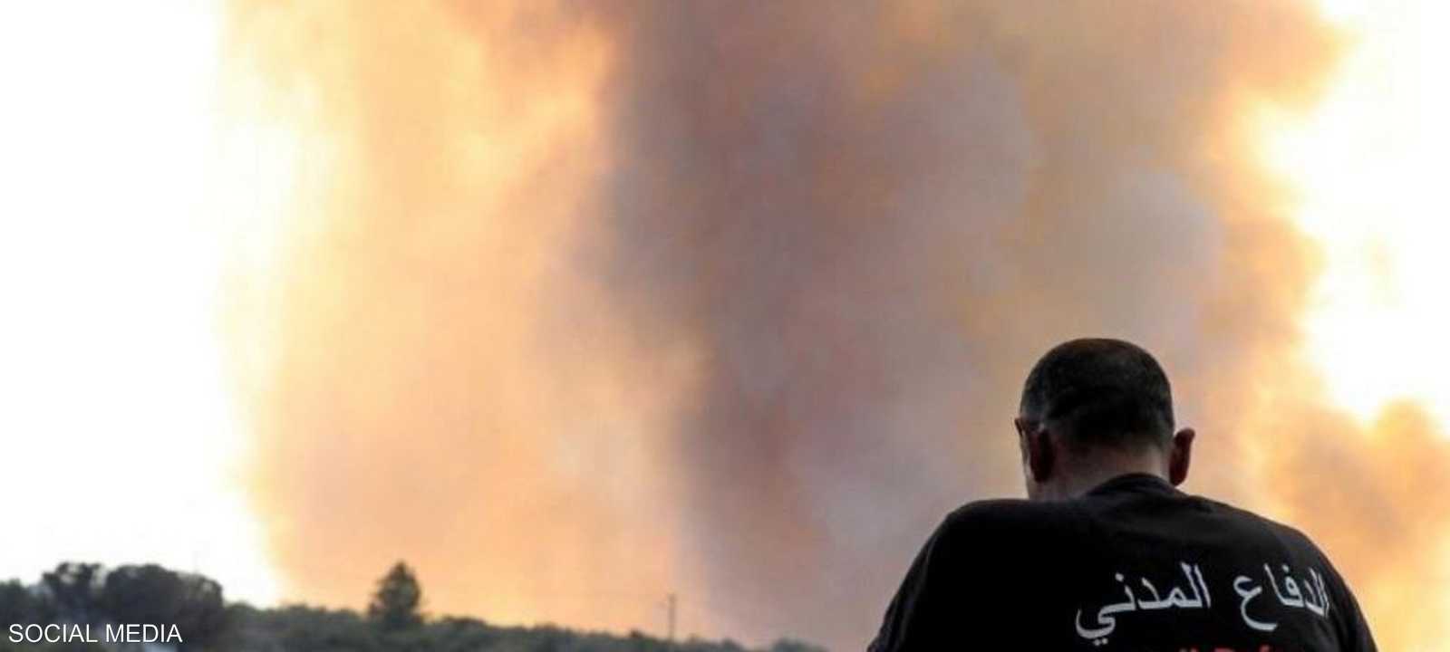 أشعلت القذائف الإسرائيلية حرائق في جنوبي لبنان