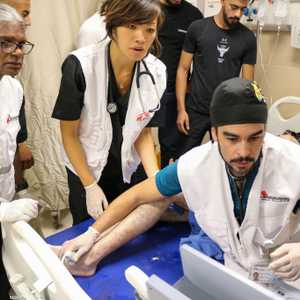 عناصر من منظمة أطباء بلا حدود في جنين