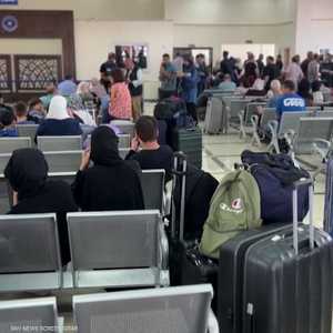 استمرار تدفق الأجانب وحاملي الجنسية المزدوجة لمعبر رفح