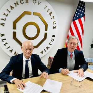 جانب من توقيع مذكرة التعاون بشأن الحريات الدينية