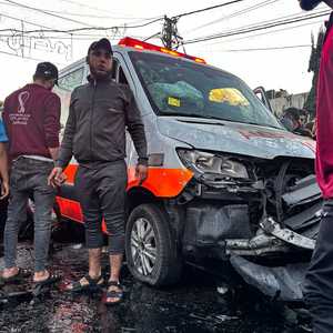 سيارة الإسعاف التي استهدفها الجيش الإسرائيلي