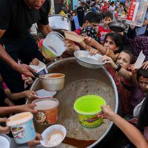 أسر فلسطينية نزحت للمدارس جراء القصف على غزة