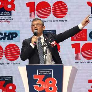 أوزغور أوزيل الزعيم الجديد لحزب الشعب الجمهوري