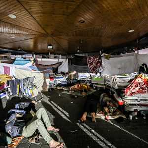 المستشفيات مكتظة في قطاع غزة وتعاني نقصا في كل شيء تقريبا