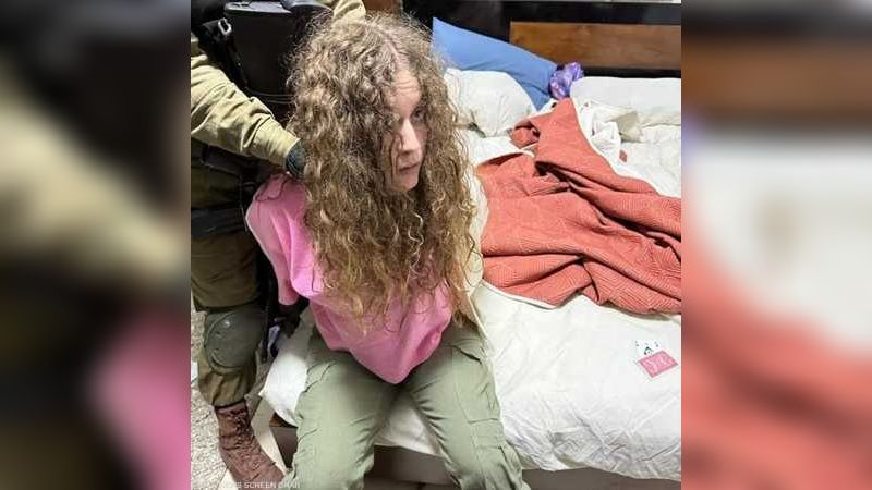 صورة متداولة لاعتقال عهد التميمي في قرية النبي صالح