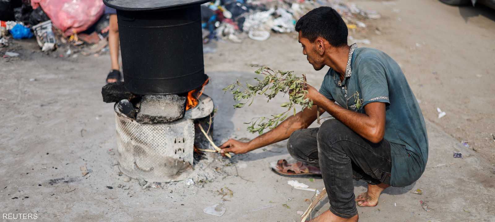 يعيش سكان غزة ظروفا صعبة بسبب الحصار والحرب