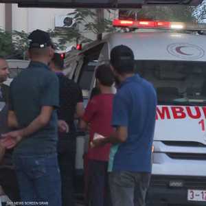 الطيران الإسرائيلي يستهدف ساحة مستشفى الشفاء في غزة