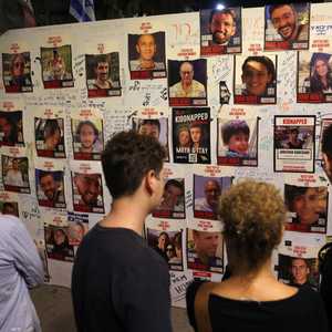 تظاهرات في تل أبيب تطالب بإطلاق سراح الأسرى لدى حماس