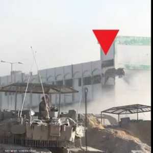 أصبح المثلث الأحمر رمزا لعمليات حماس