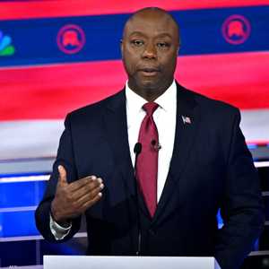 السيناتور الجمهوري عن ولاية كارولينا الجنوبية تيم سكوت