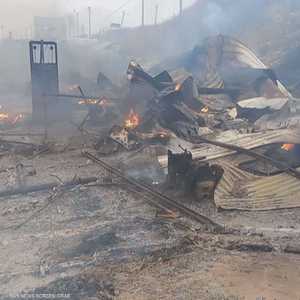 قوارب صيد تحترق بسبب قصف إسرائيلي على شاطئ قطاع غزة