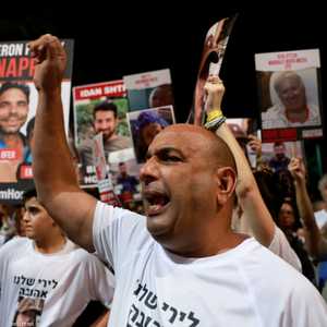 متظاهرون يطالبون بإطلاق سراح الرهائن لدى حماس