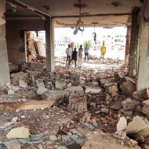 من آثار المعارك بين الدعم السريع والجيش السوداني في الخرطوم