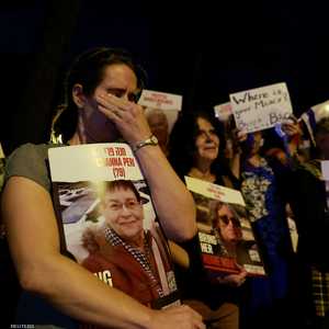 حماس تحتجز نحو 240 رهينة