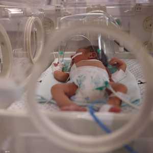 معوقات عدة تعرقل نقل الأطفال إلى المستشفيات المصرية