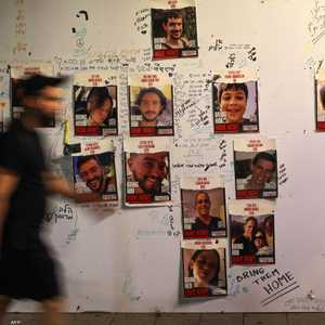 احتجزت حماس العديد من الرهائن في هجومها على إسرائيل