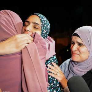 مرح بكير (وسط) خرجت من السجون الإسرائيلية